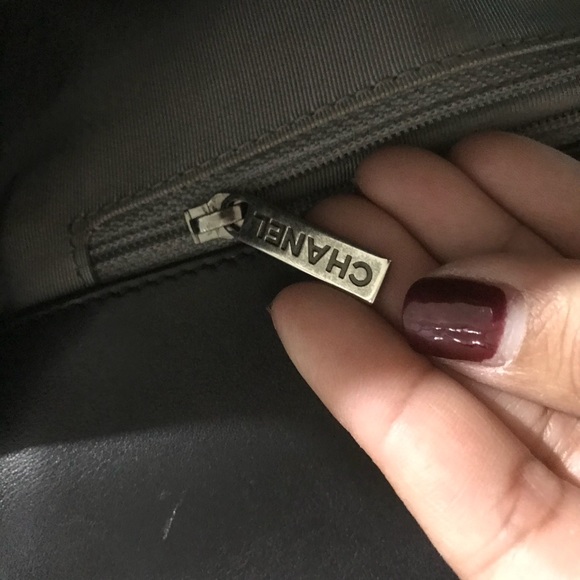 SOLD to @nurrixa 🌸Chanel Chevron New Medium Boy🌸 - Picture 3 of 8